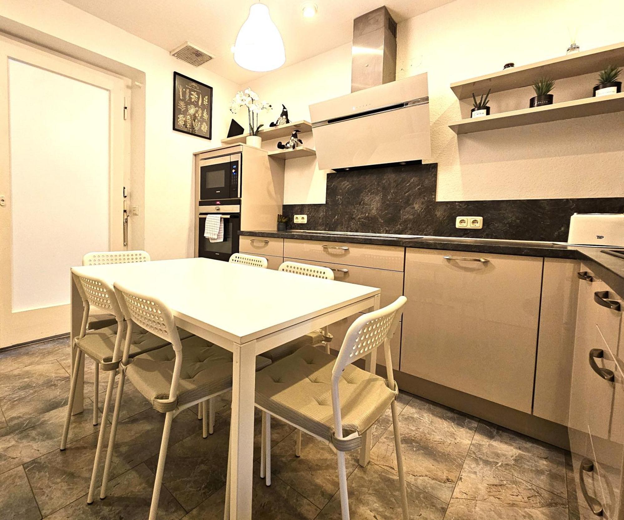 Lovely City House เมียร์บุช ภายนอก รูปภาพ